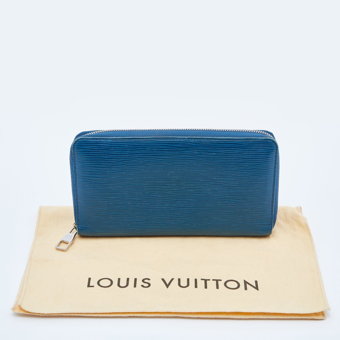 LOUIS VUITTON Cyan Epi Leather Zippy Wallet