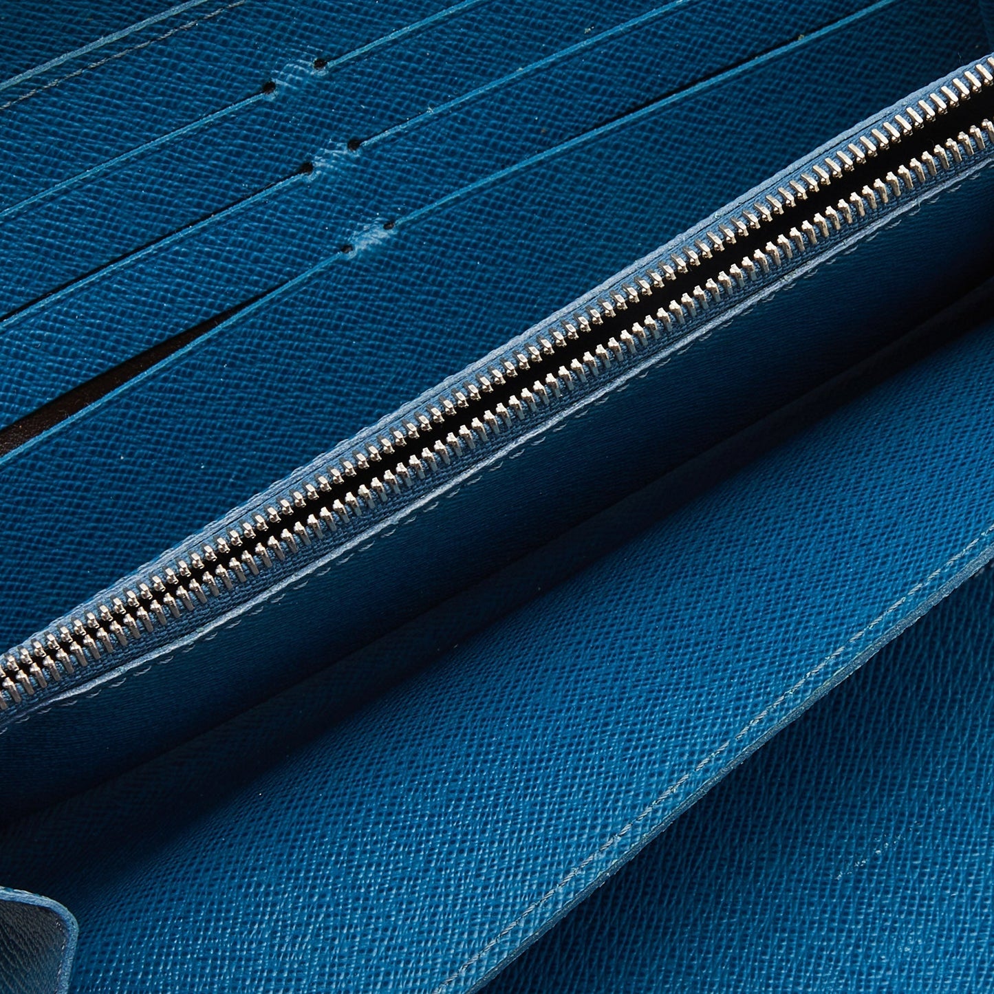 LOUIS VUITTON Cyan Epi Leather Zippy Wallet