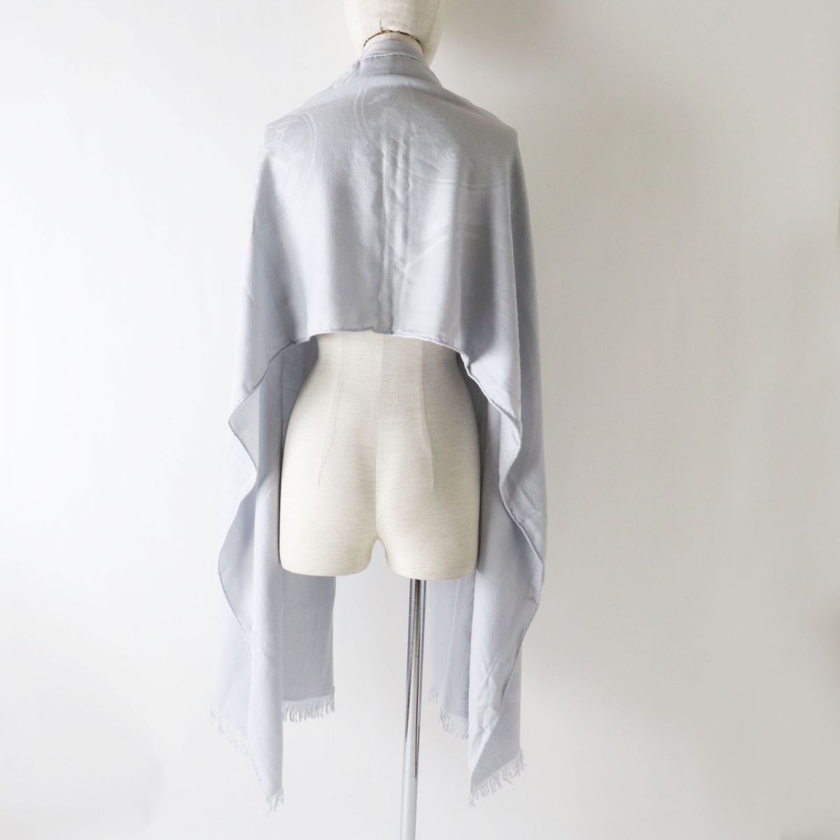 HERMES Stall Main: 85% cashmere, Main: 15% silk Light gray Women Used