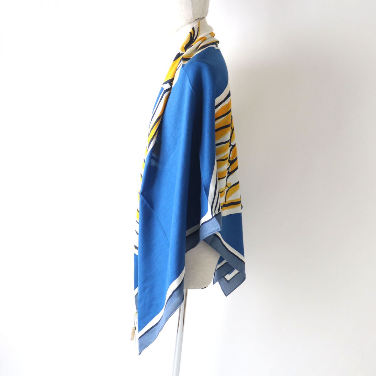 HERMES scarf Main: 70% cashmere, Main: 30% silk Blue x yellow<br> Libre Comme Pegase Women Used