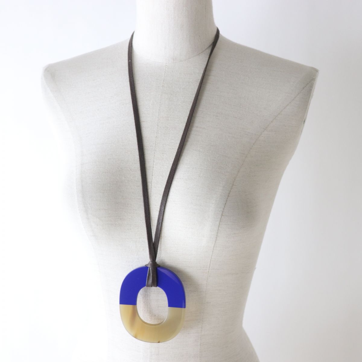 HERMES Necklace Main: Buffalo horn, Main: Lacquer Blue x Beige type Women Used