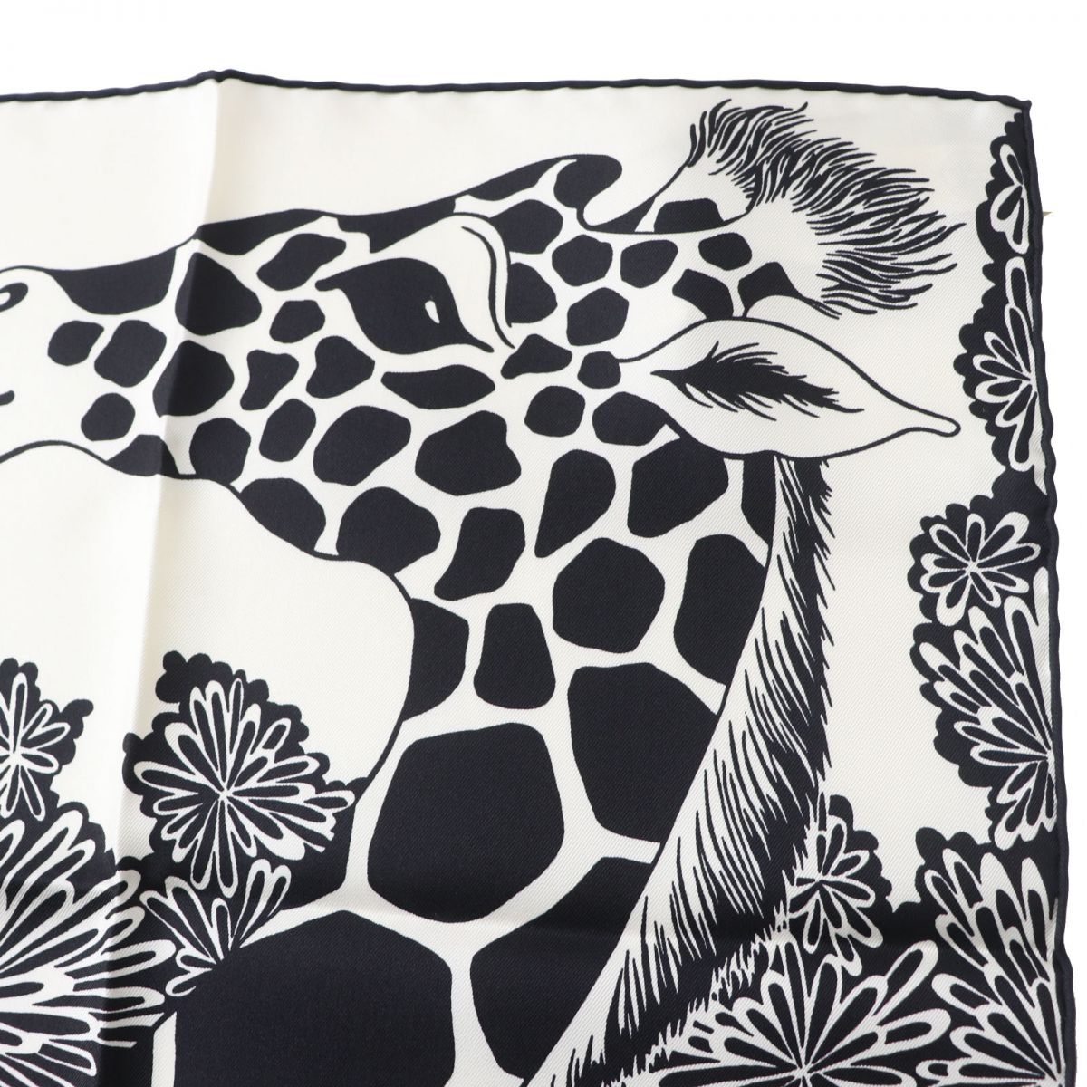HERMES scarf silk Ivoryx Black THE THREE GRACES Mikamibi Carre45