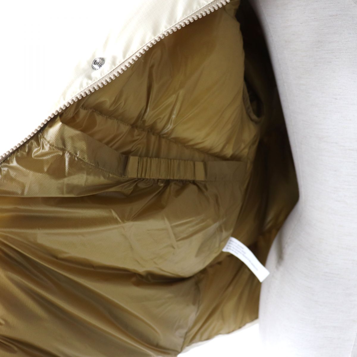 GUCCI Down jacket Outer: 100% polyester, Lining: 100% polyester, Filling: 80% down, Filling: 20% feather Ivorytype Women XXS Used