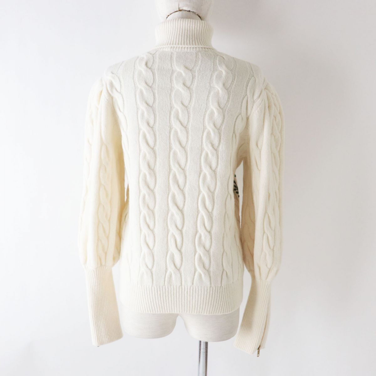 GUCCI knit Main: 100% wool, part: 50% acrylic, part: 50% wool White x multi Women XS Used