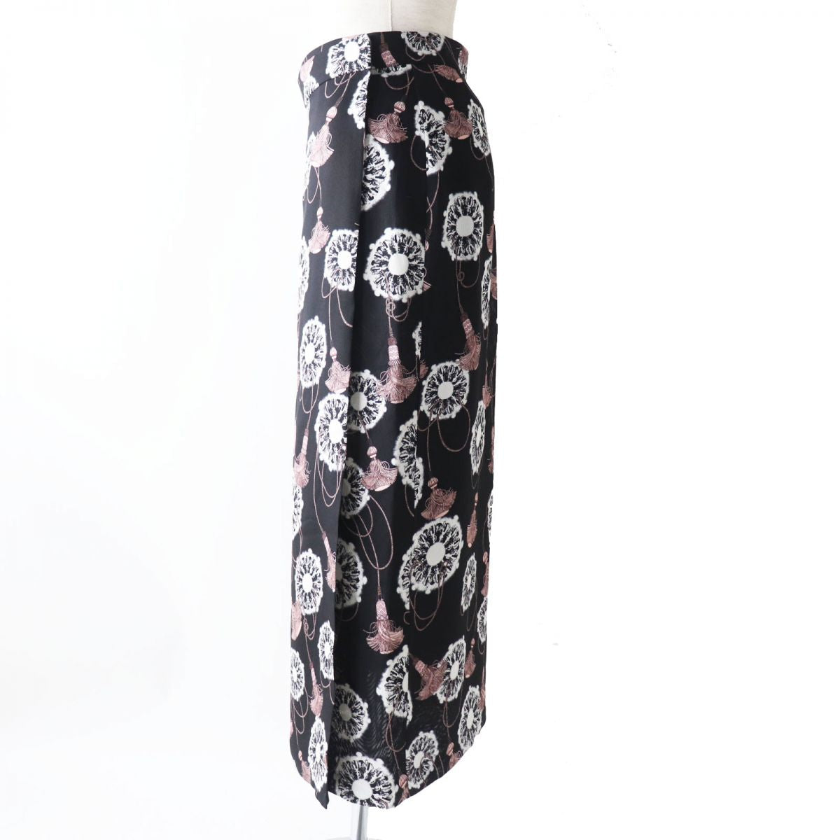 HERMES skirt Main: 100% silk Black x White x Dusty Pink All-over Pattern Women 36 Used
