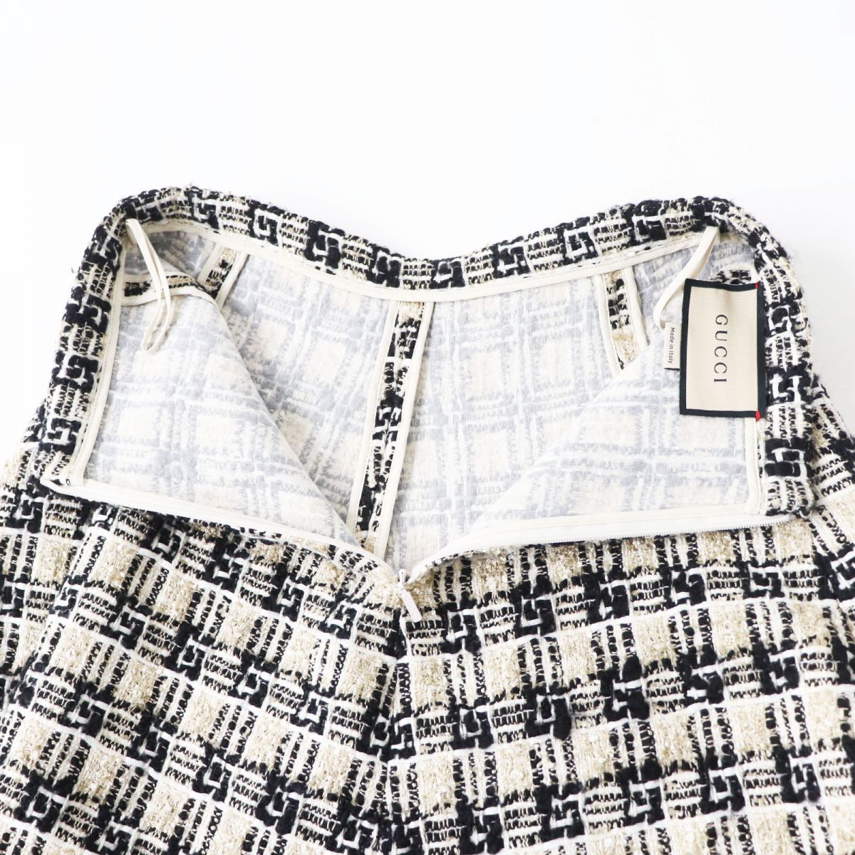 GUCCI skirt Main: 24% cotton, Main: 23% wool, Main: 20% polyester, Main: 19% acrylic, Main: 9% polyamide Black x white x gold<br>(tweed) Women 36 Used