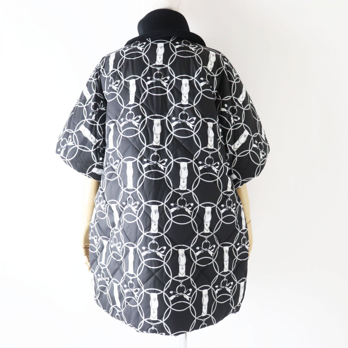 HERMES Down jacket Outer: 100% polyester, Part: 100% virgin wool, Lining: 100% polyester, Filling: 90% down, Filling: 10% feather, Padding: 100% polyester NOIR (Black x White)<br>La Promenade du Matin / Morning Walk Women 34 Used