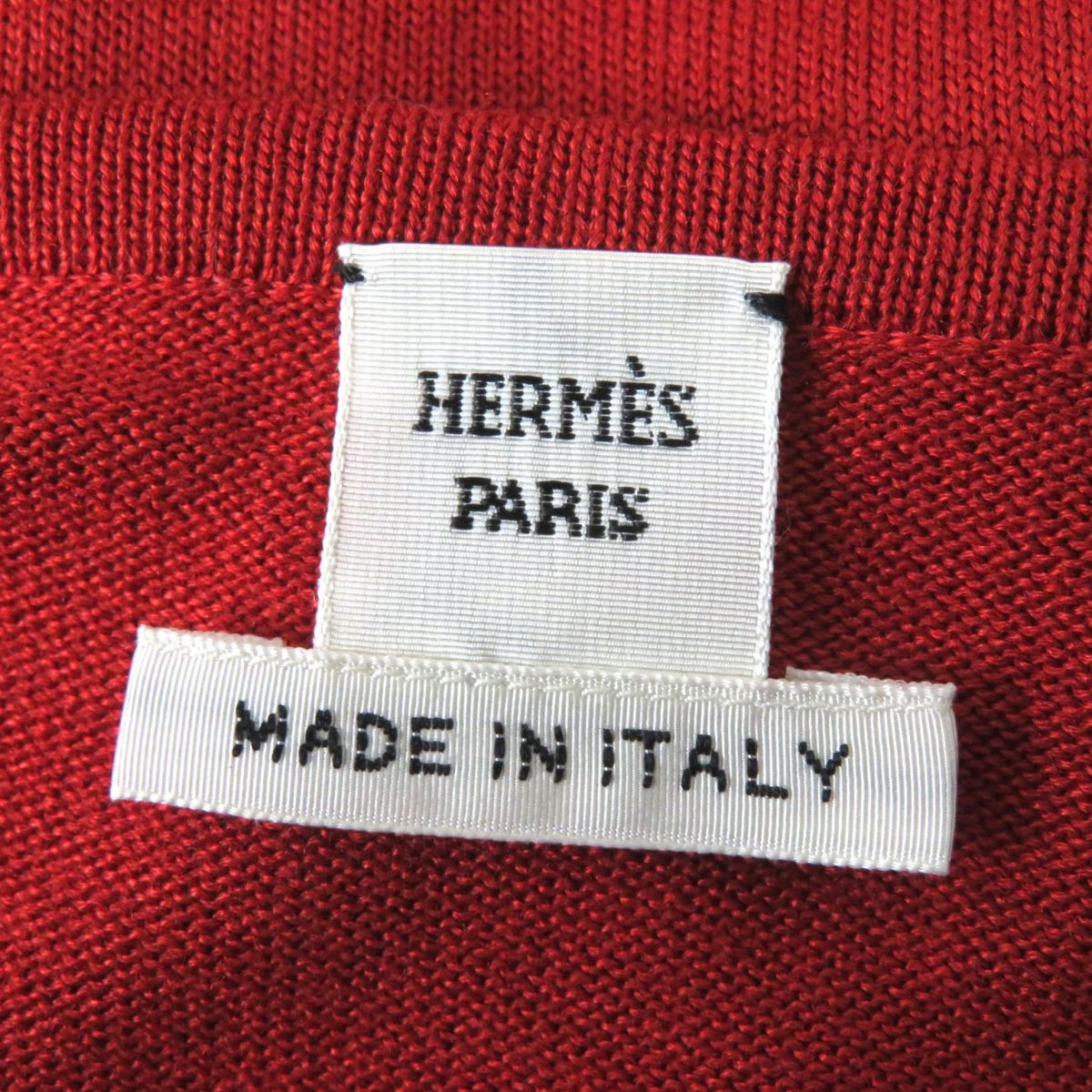 HERMES one piece Main: 100% silk, Part: 57% silk, Part: 43% cotton, Part: 50% silk, 38% cotton, 9% nylon, 3% polyurethane Embroidery: 100% cotton Red x dark grey all-over pattern Women 36 Used