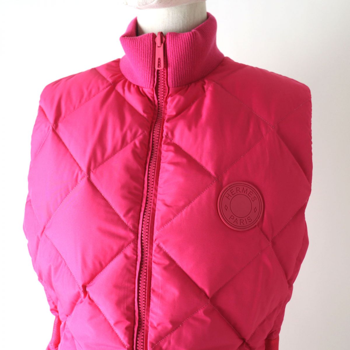 HERMES Best Main: 100% polyester, part: 82% virgin wool, part: 14% polyamide (nylon), part: 4% elastane (polyurethane), part: 57% rayon, 43% polyester Fusha pink<br>La Promenade du Matin/Morning Walk Women 36 Used