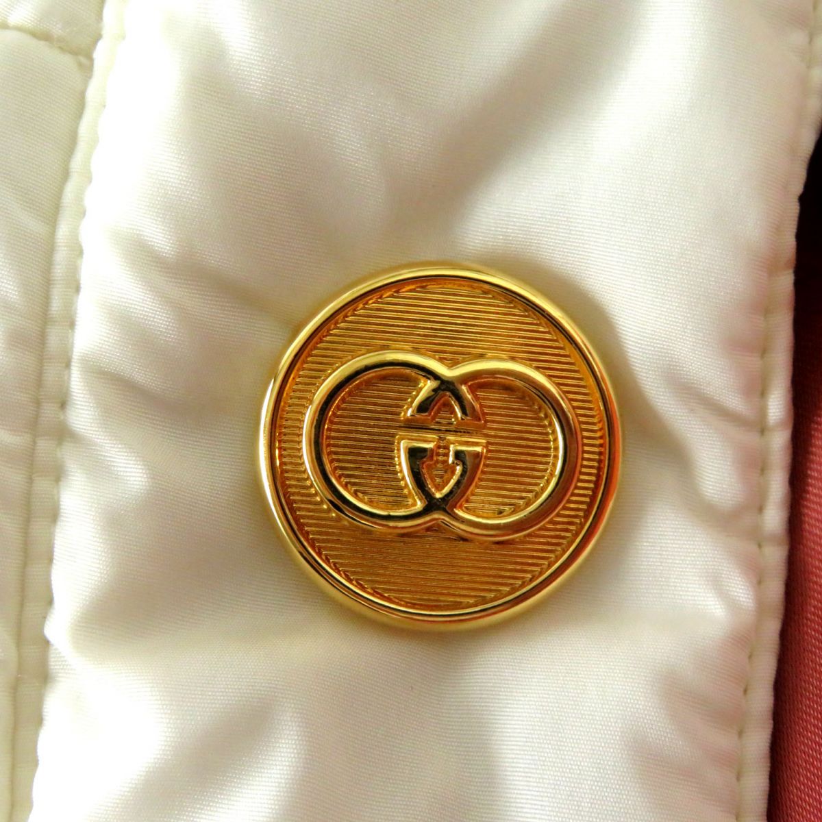 GUCCI coat Outer: 100% nylon, Fur: 100% acrylic, Lining: 68% rayon, Lining: 32% silk, Lining: 100% polyester white Women 38 Used