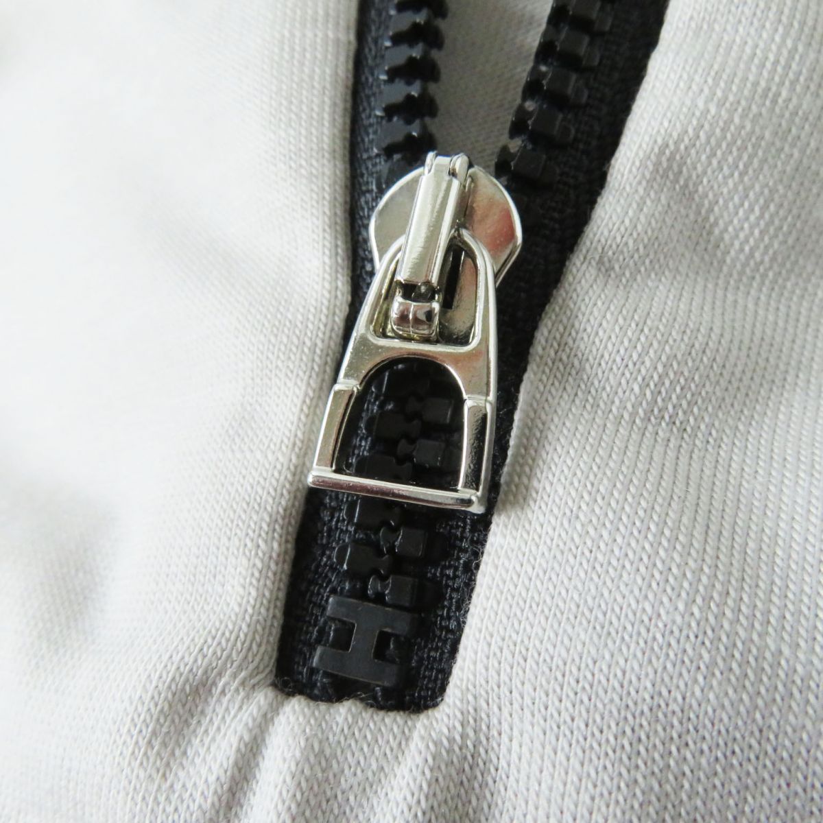HERMES Cut wool Light gray M