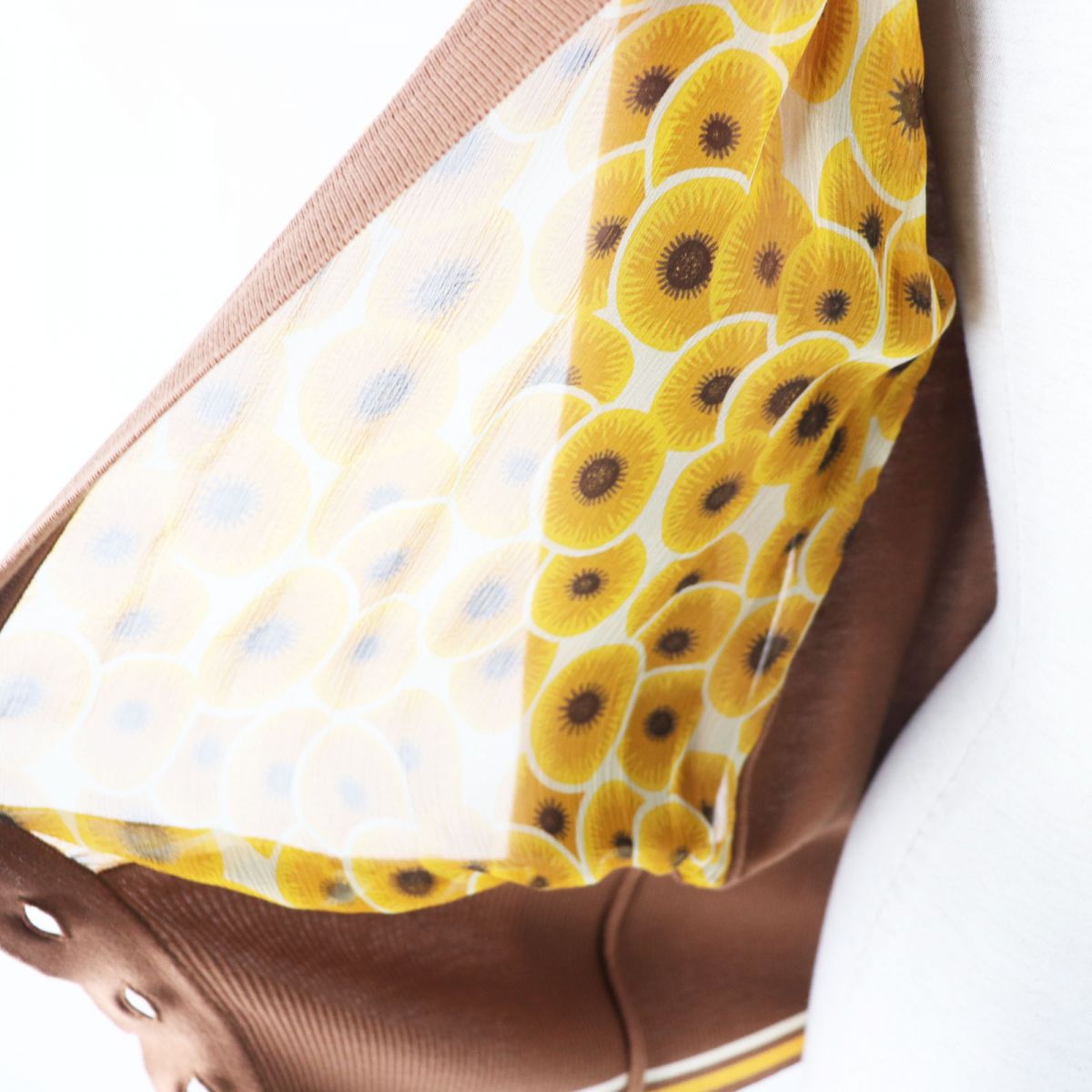 HERMES cardigan Part: 100% silk, Part: 100% cotton Brown x Yellow type (Sunflower Pattern) Women 38 Used