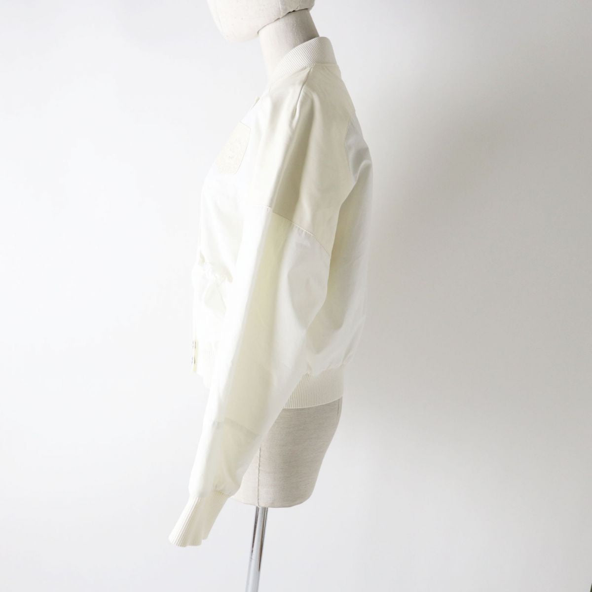 HERMES Blouson Outer: 100% cotton, Leather: Lamb leather, Part: 44% silk, Part: 33% cotton, Part: 21% polyamide (nylon) white Women 38 Used