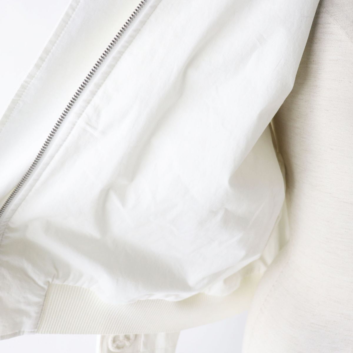 HERMES Blouson Outer: 100% cotton, Leather: Lamb leather, Part: 44% silk, Part: 33% cotton, Part: 21% polyamide (nylon) white Women 38 Used