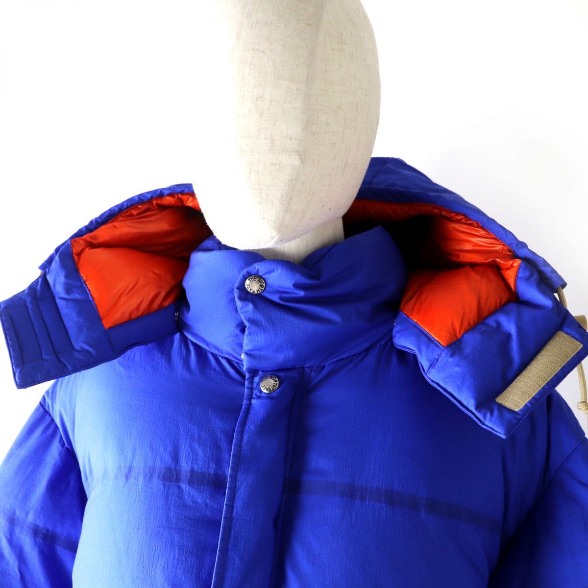 GUCCI Down jacket Outer: 100% nylon, Lining: 100% nylon, Part: polyurethane, Filling: 80% down, Filling: 20% feather, Part: 100% polyester Outer: Blue<br>Lining: Orange Women M Used