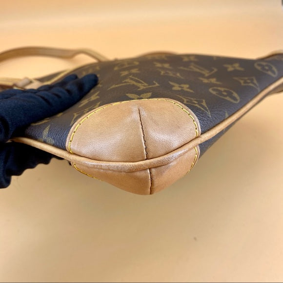 LOUIS VUITTON Coussin shoulder bag TWS pop