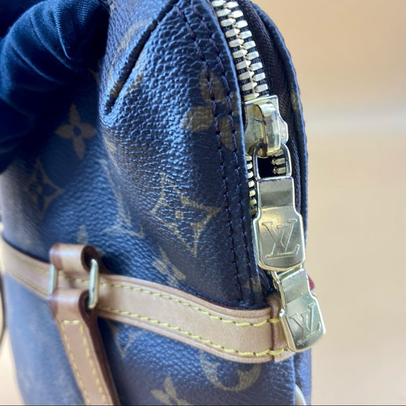 LOUIS VUITTON Coussin shoulder bag TWS pop