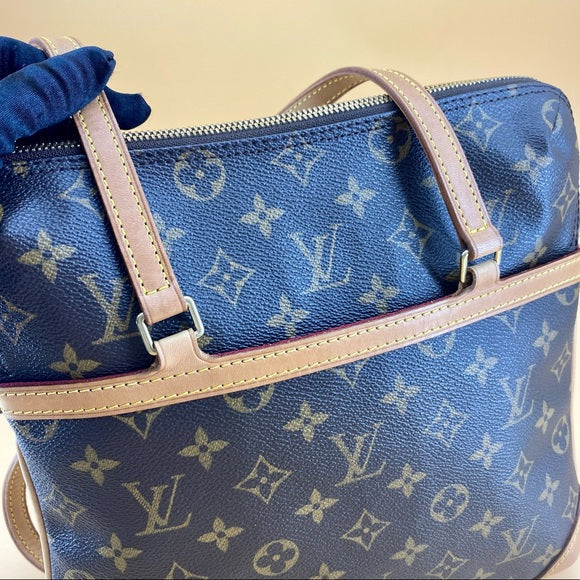 LOUIS VUITTON Coussin shoulder bag TWS pop