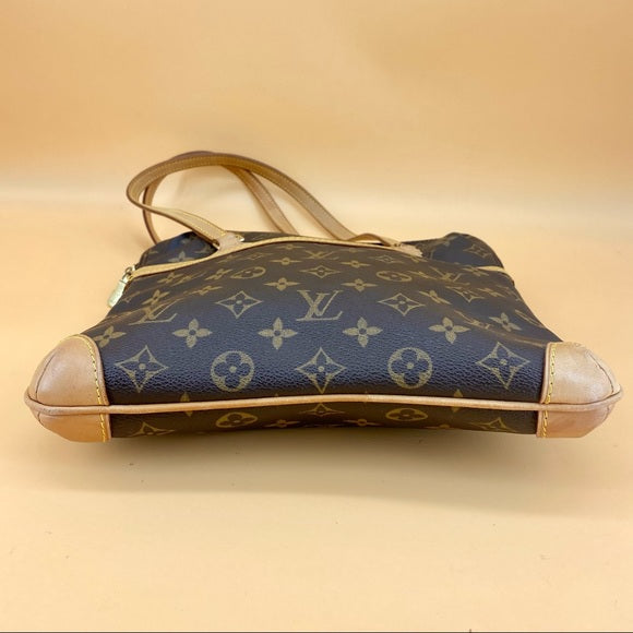 LOUIS VUITTON Coussin shoulder bag TWS pop