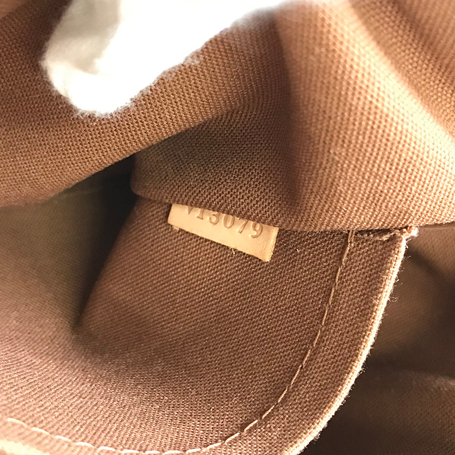 LOUIS VUITTON Handbag