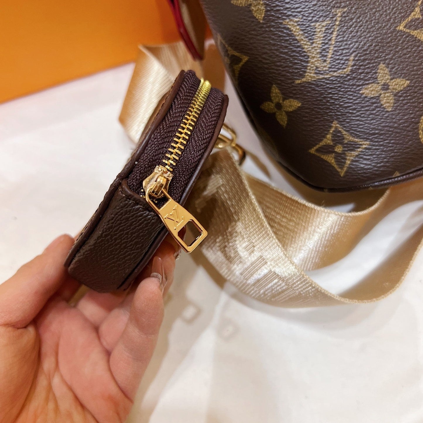 Louis vuitton handbag ( Neverfull)