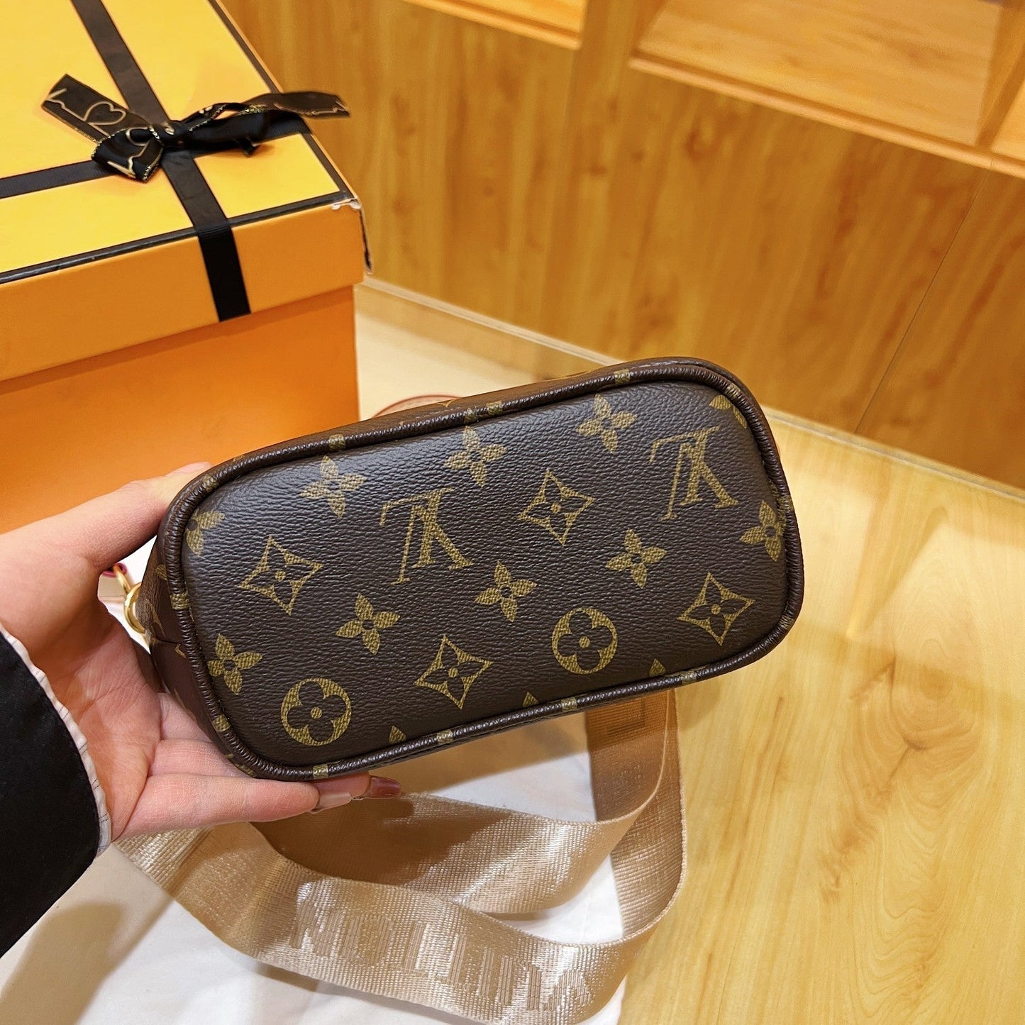 Louis vuitton handbag ( Neverfull)