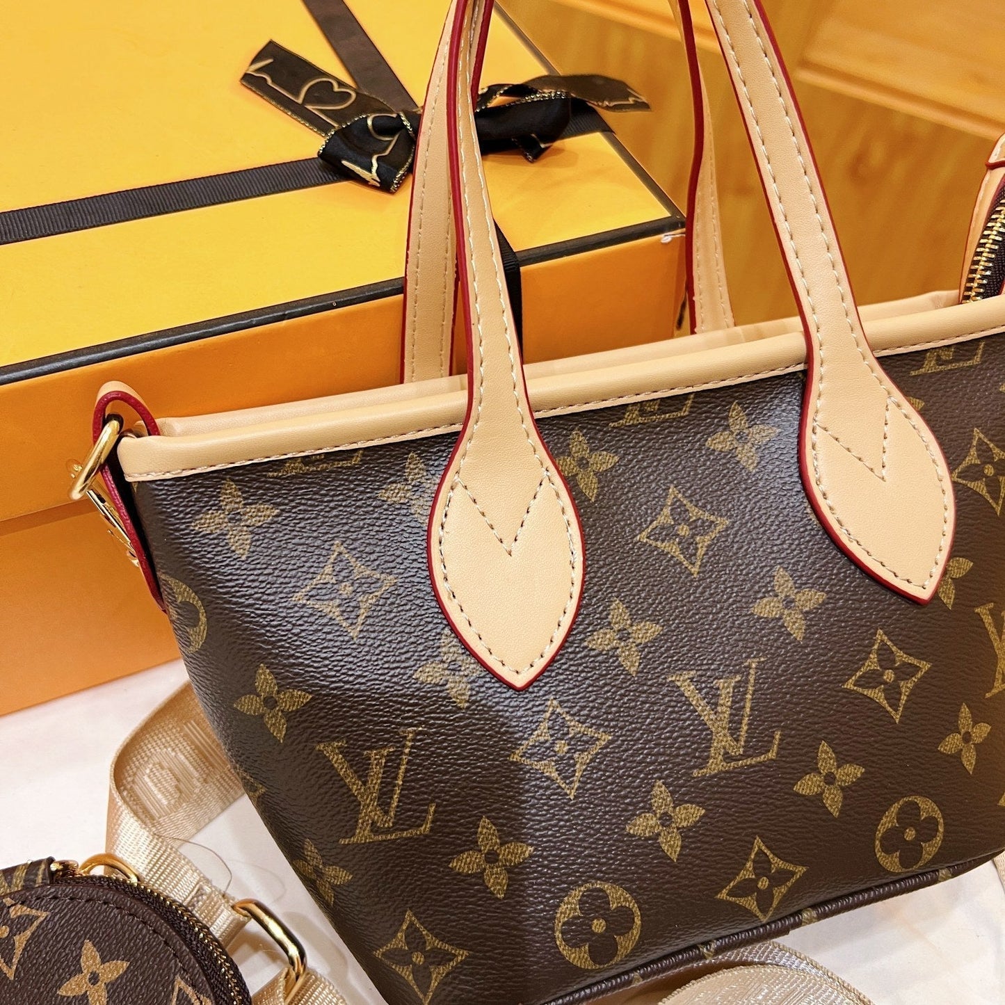 Louis vuitton handbag ( Neverfull)