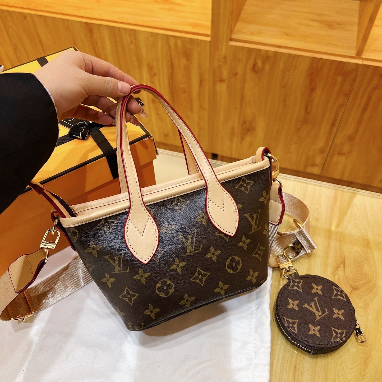 Louis vuitton handbag ( Neverfull)