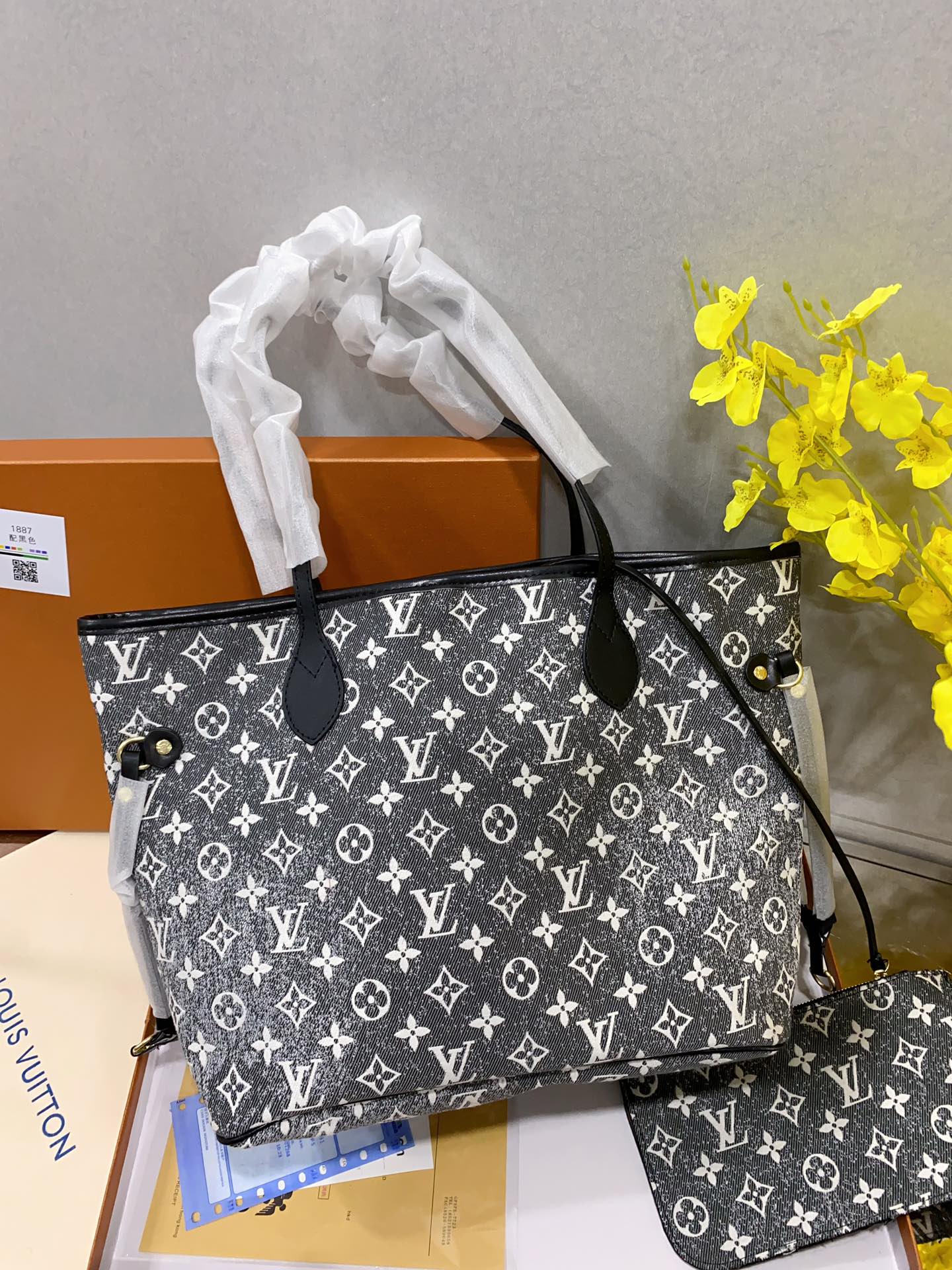 Louis vuitton handbag