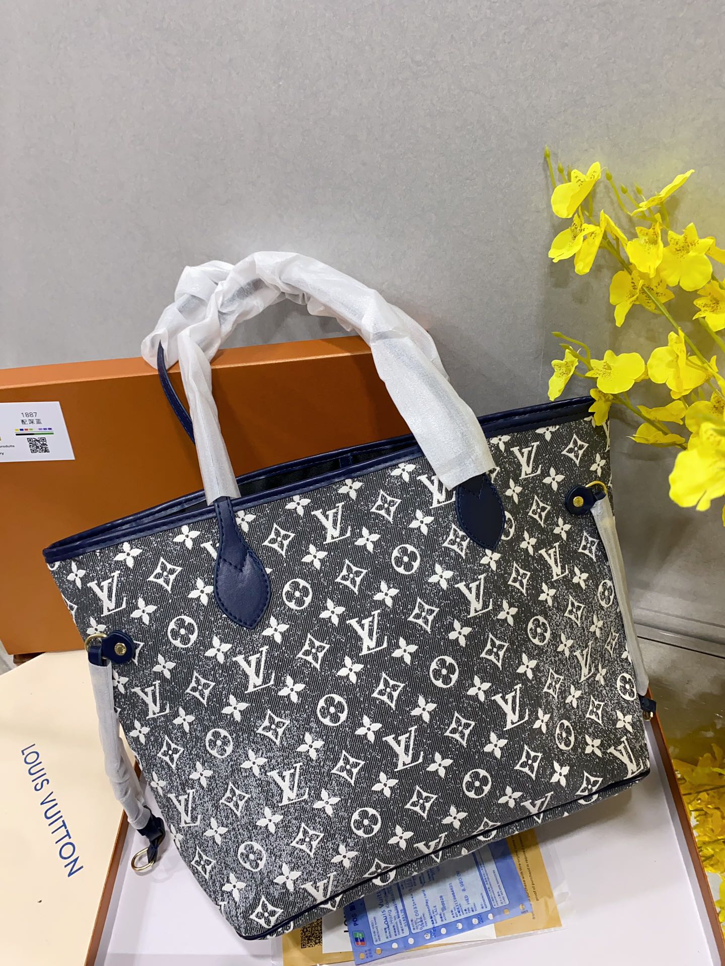 Louis vuitton handbag