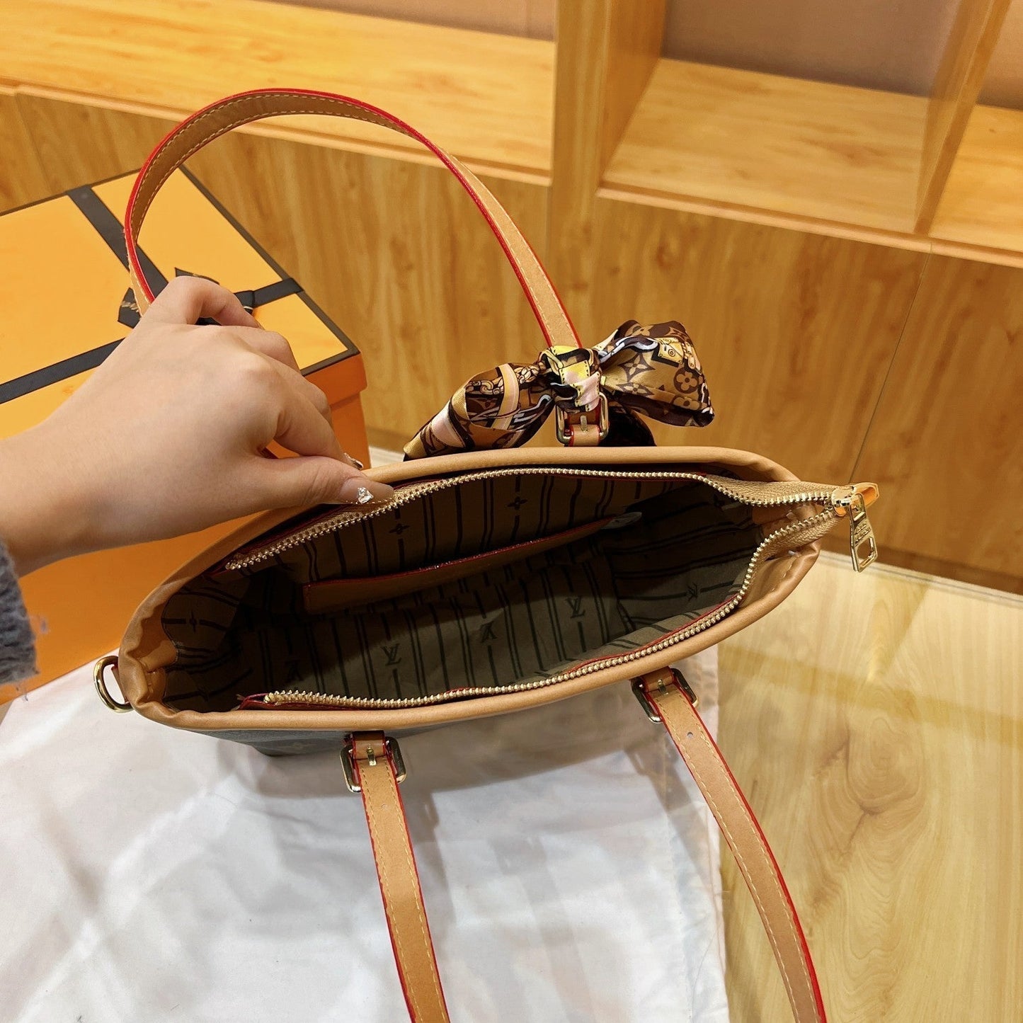 Louis vuitton handbag