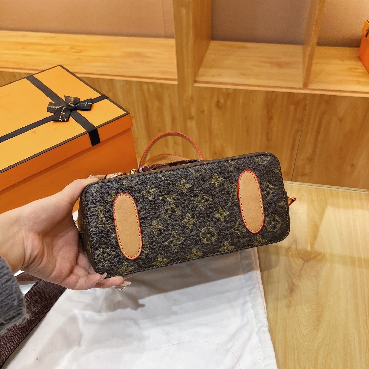 Louis vuitton handbag