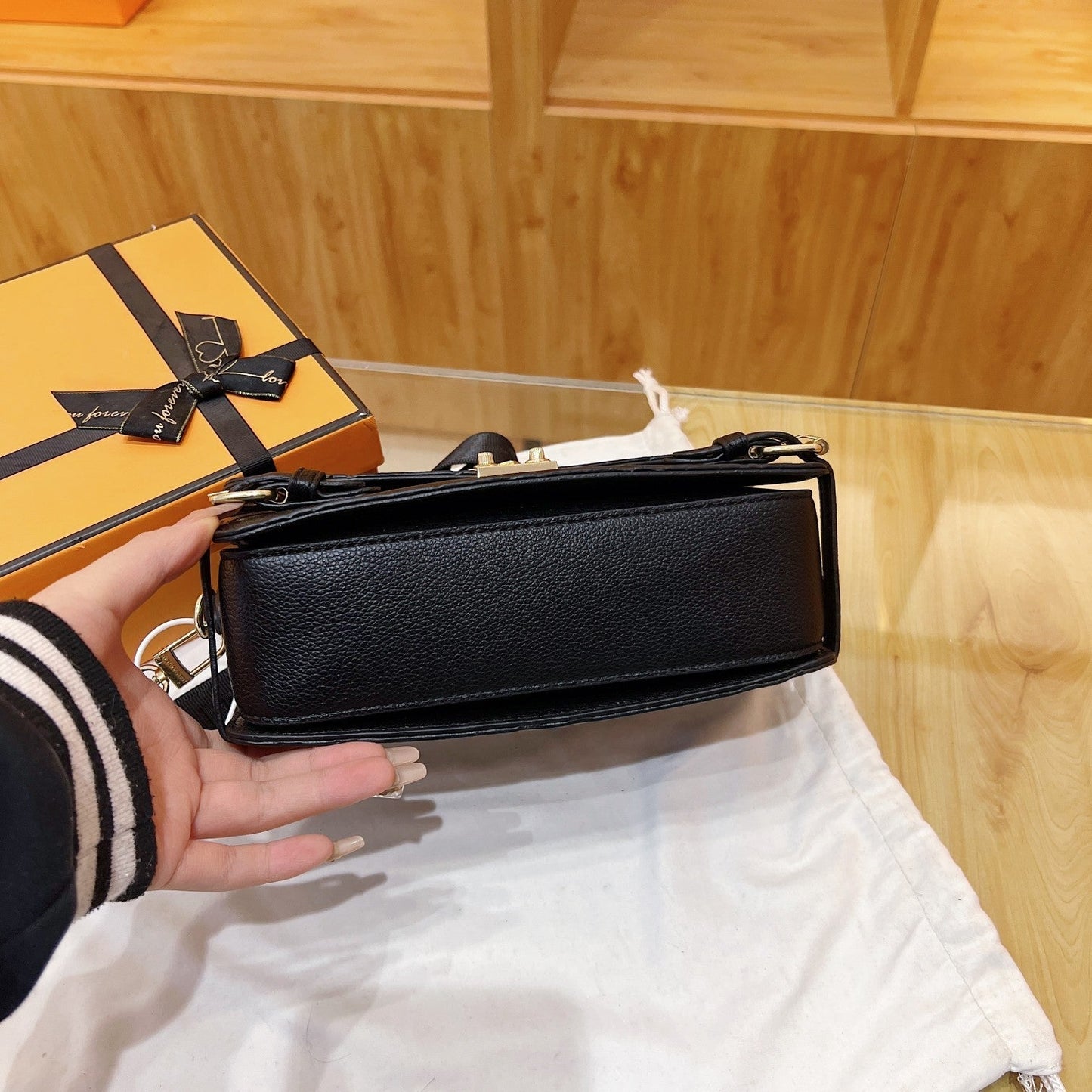 Louis vuitton handbag