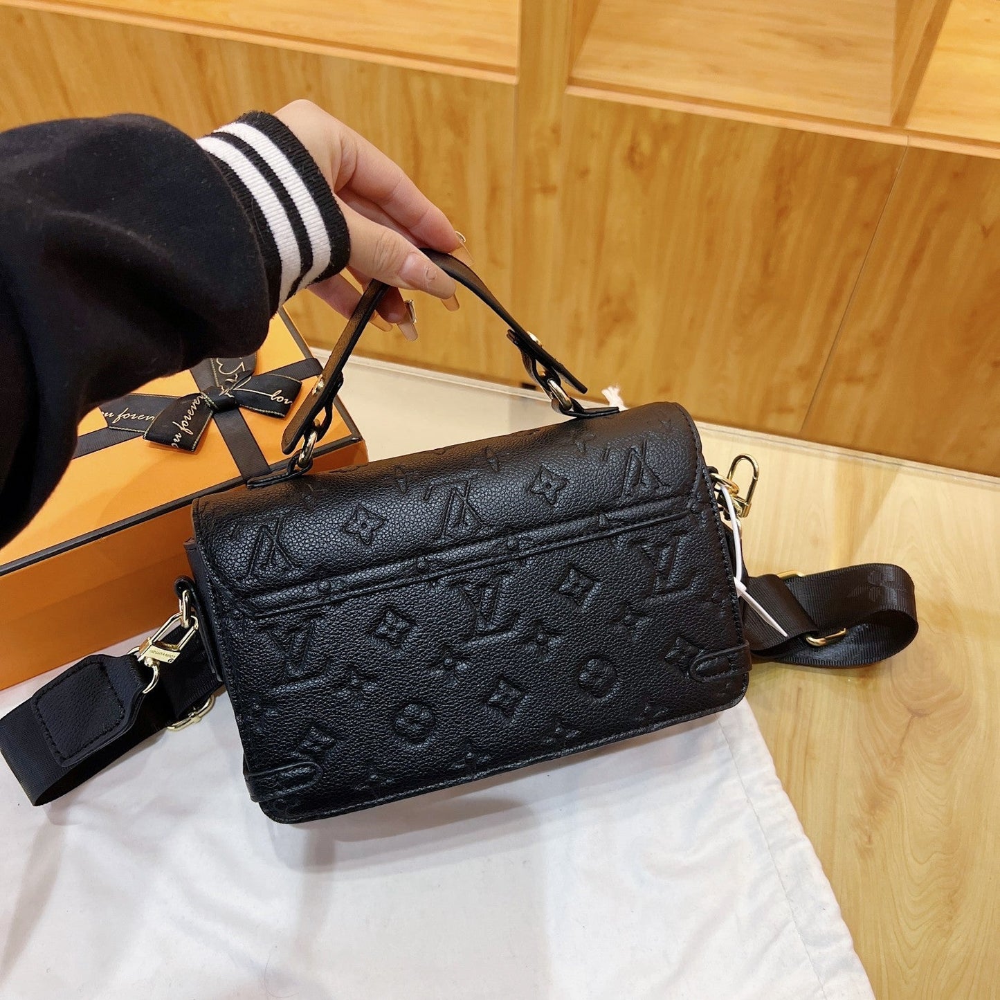 Louis vuitton handbag