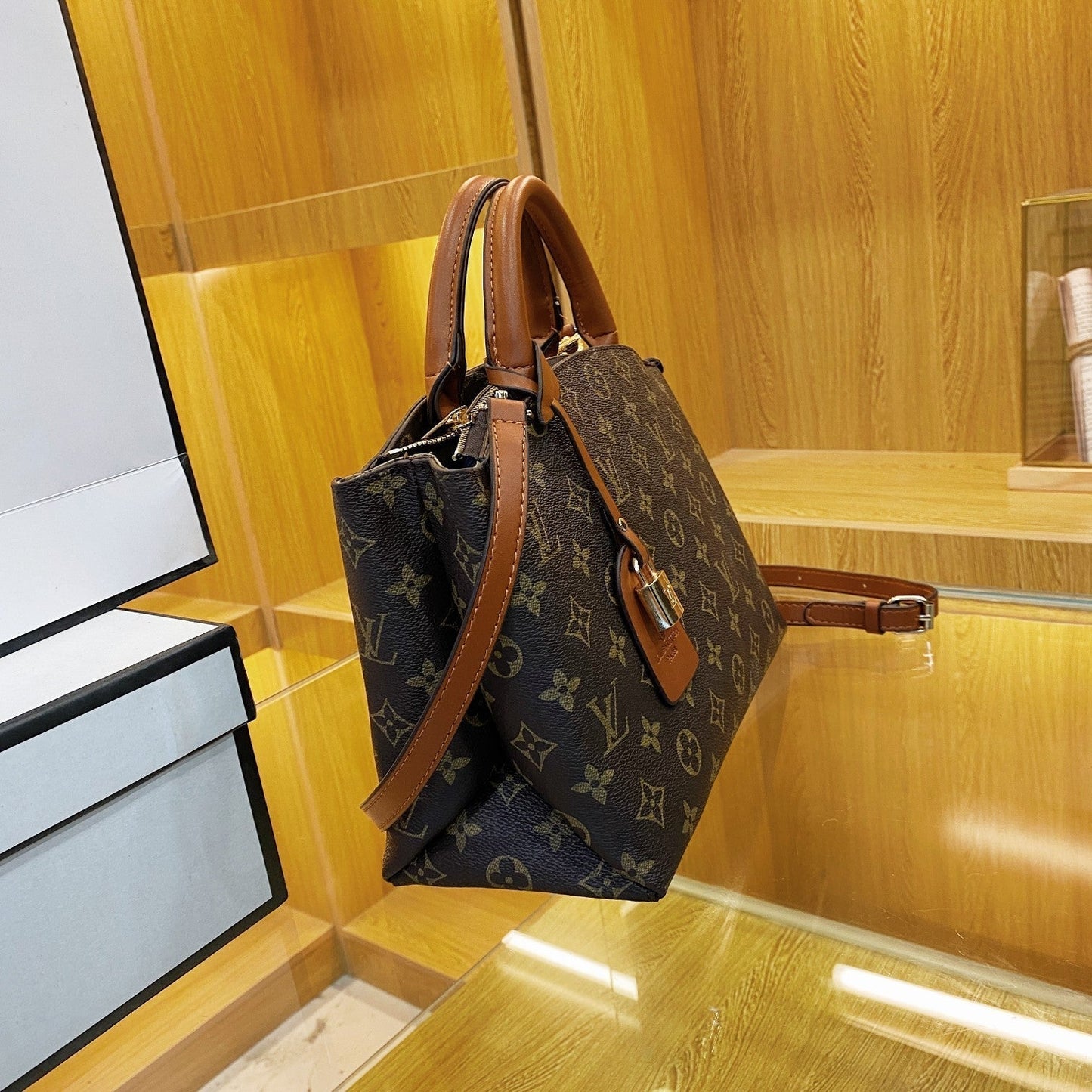 Louis vuitton handbag