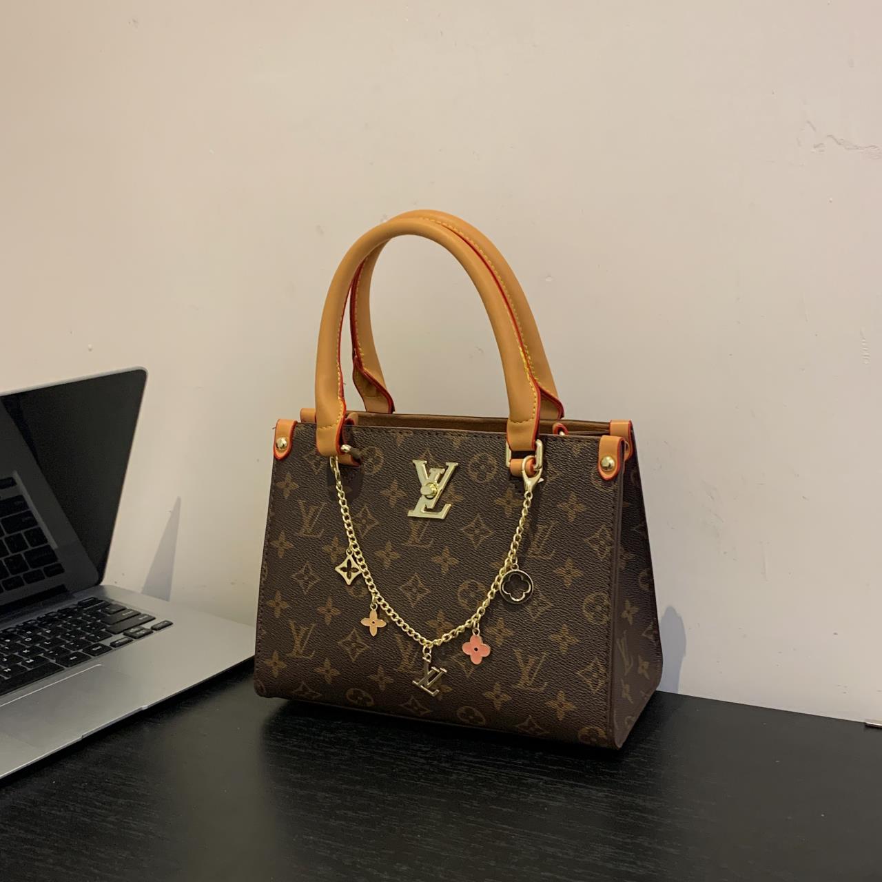 Louis vuitton handbag