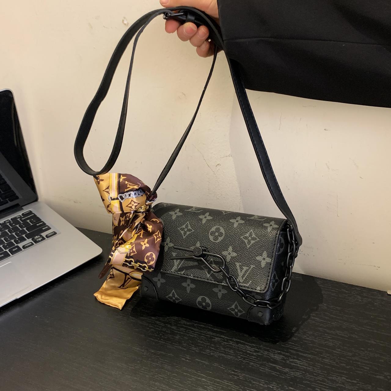 Louis vuitton handbag