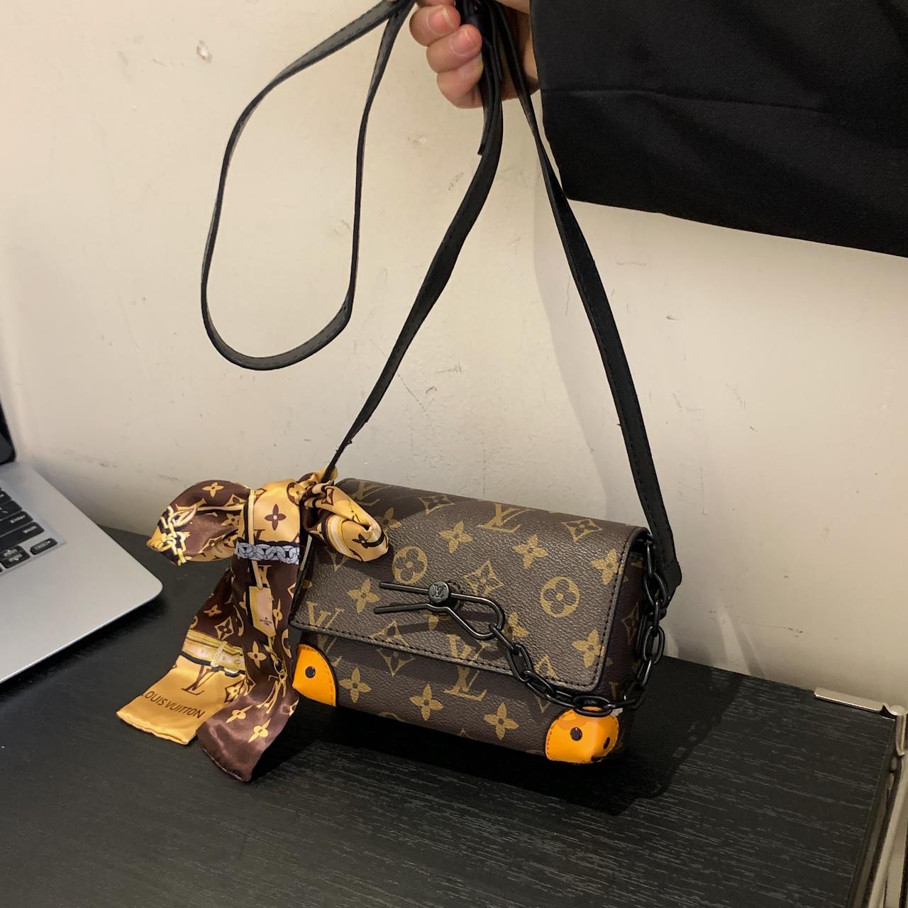 Louis vuitton handbag