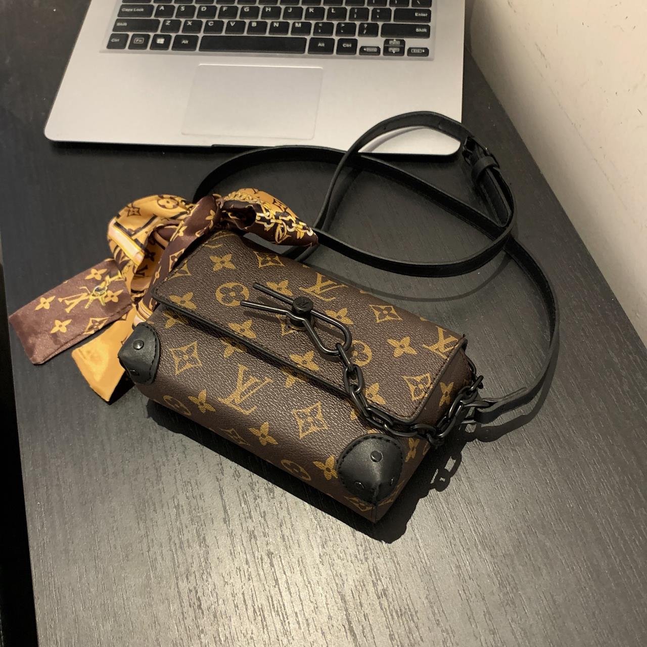 Louis vuitton handbag