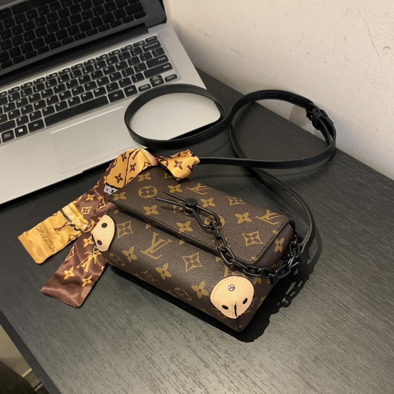 Louis vuitton handbag