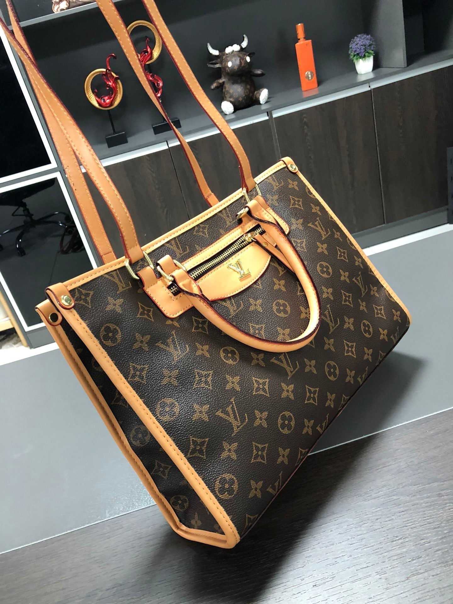 Louis vuitton handbag