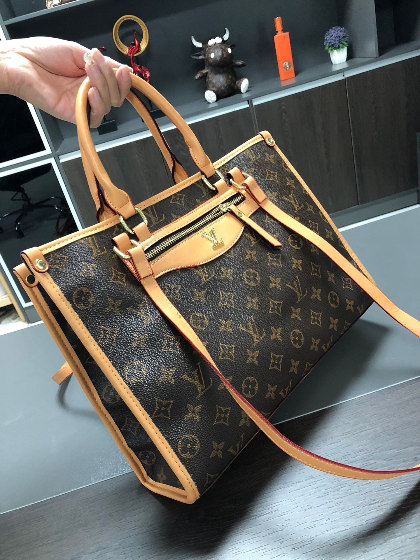 Louis vuitton handbag