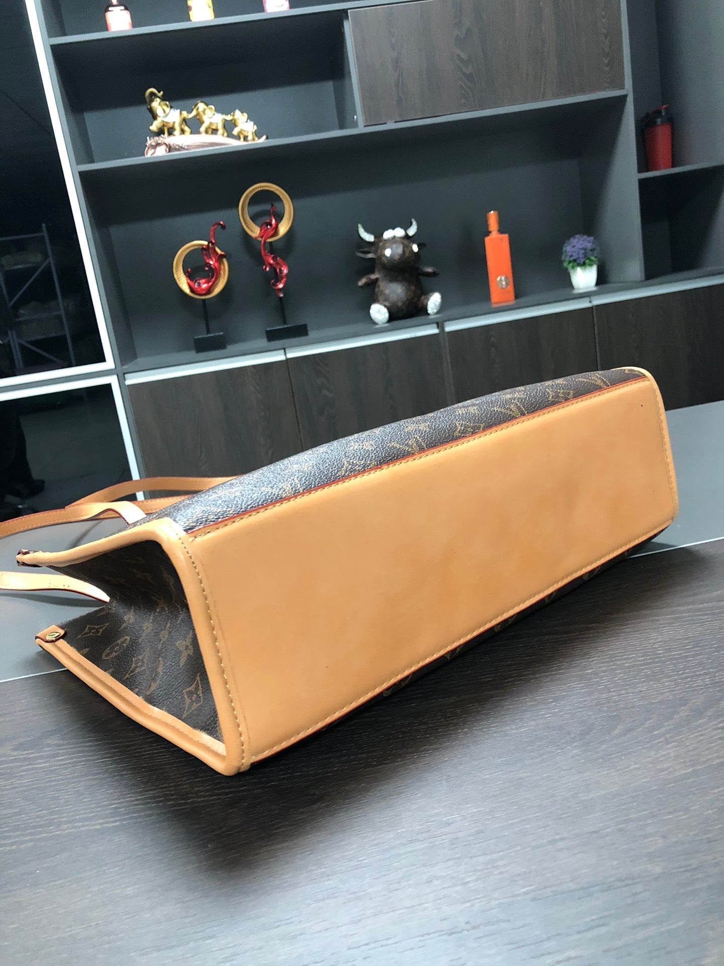 Louis vuitton handbag