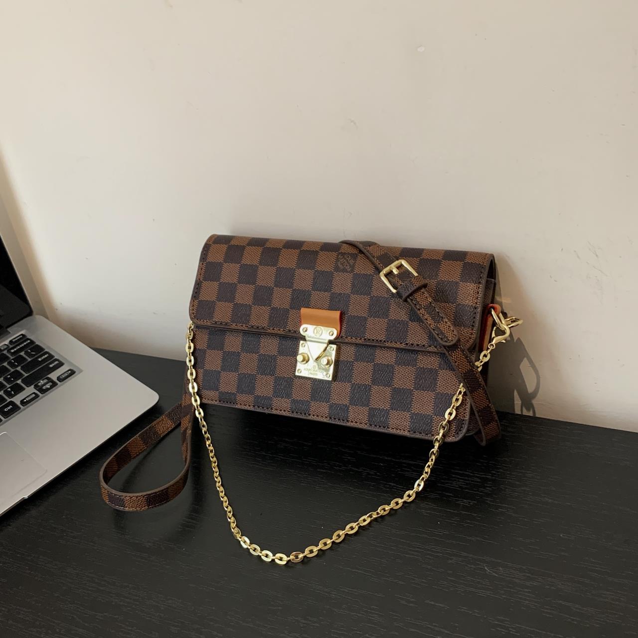 Louis vuitton handbag