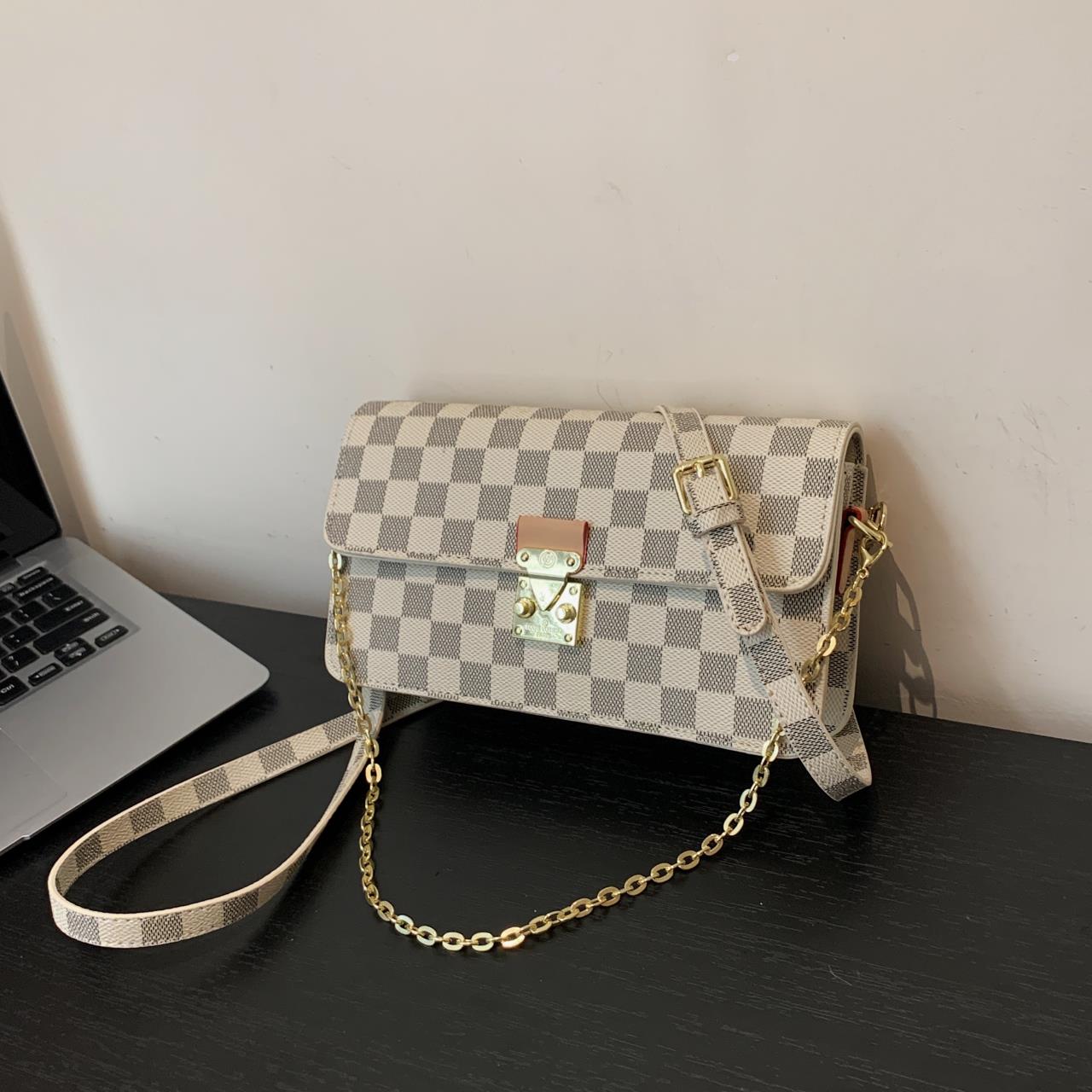 Louis vuitton handbag