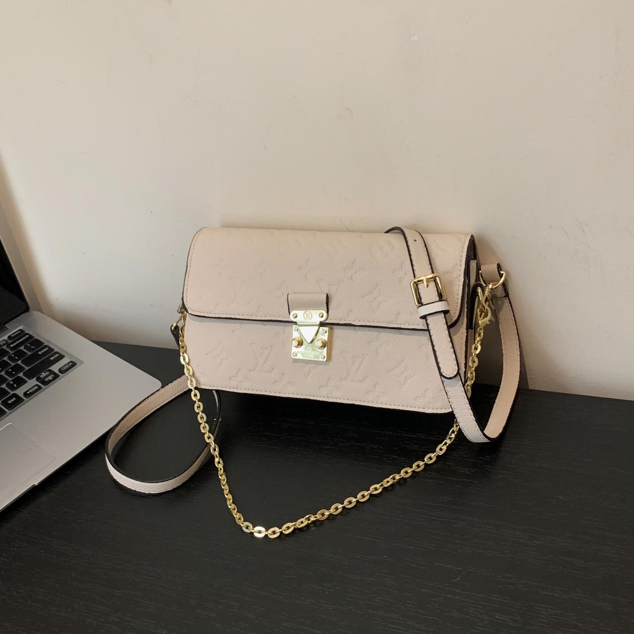 Louis vuitton handbag