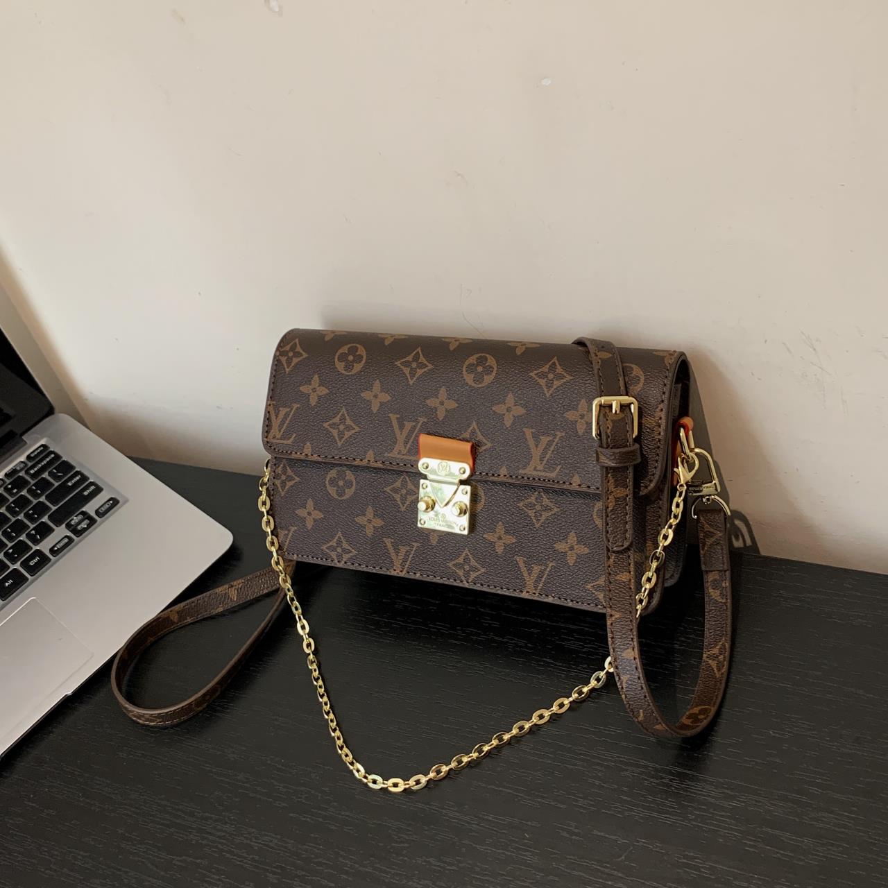 Louis vuitton handbag