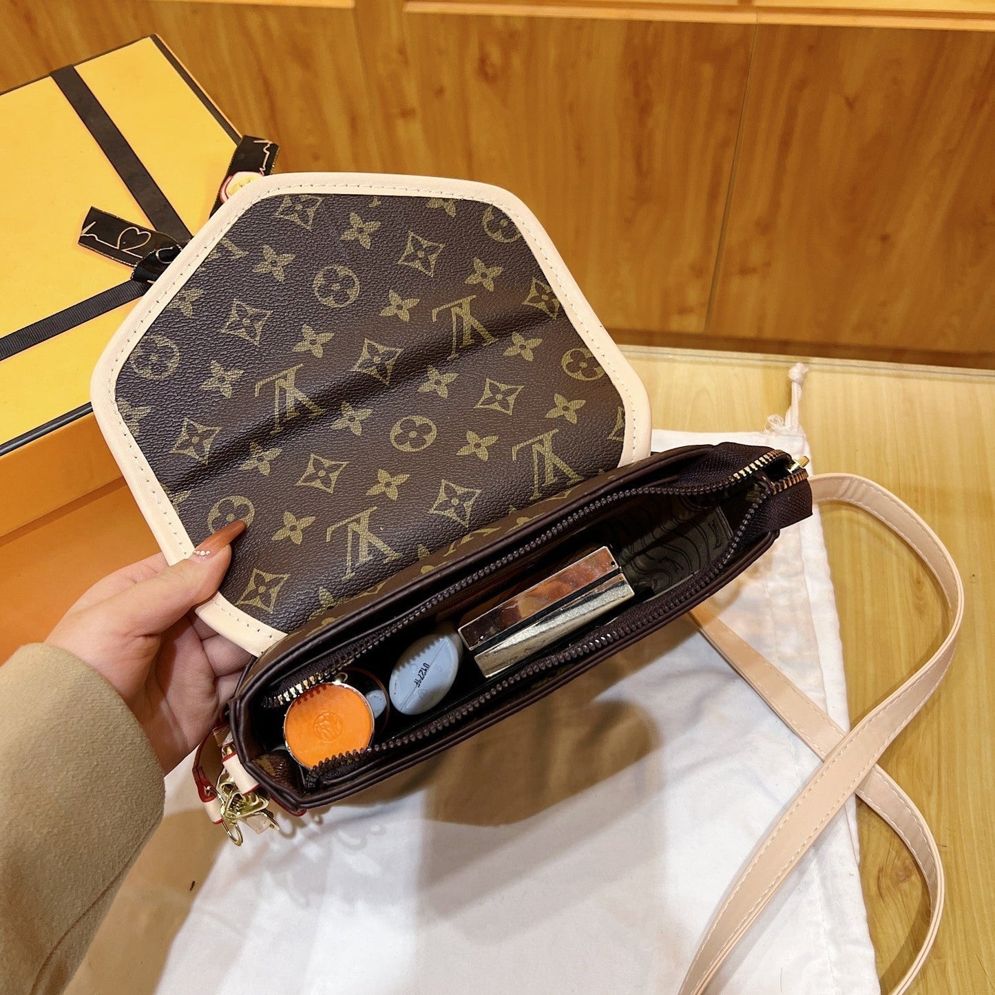 Louis vuitton handbag
