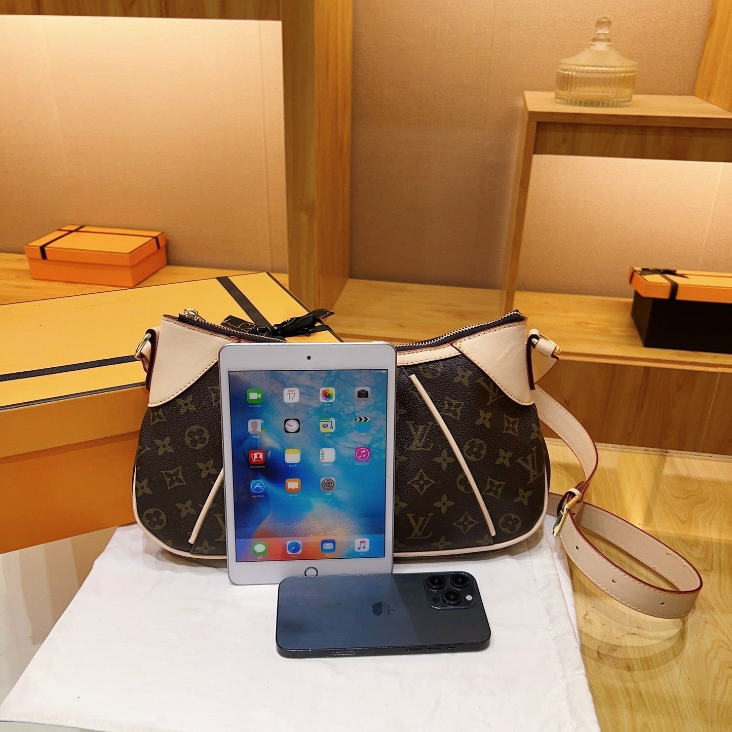 Louis vuitton handbag