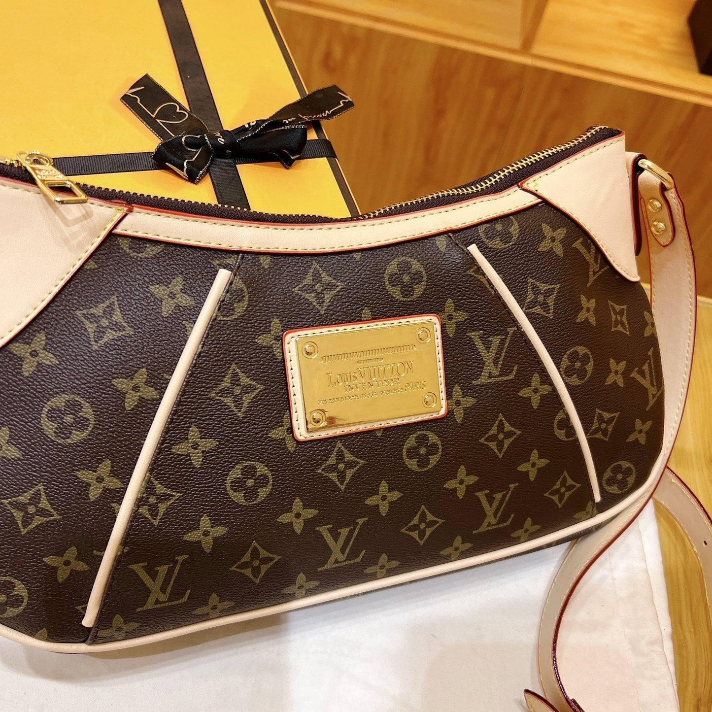 Louis vuitton handbag